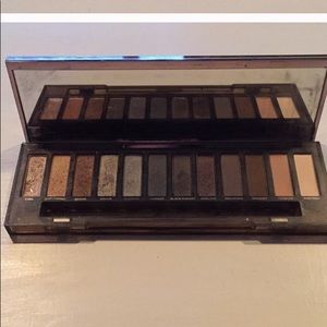 URBAN DECAY smoky pallet